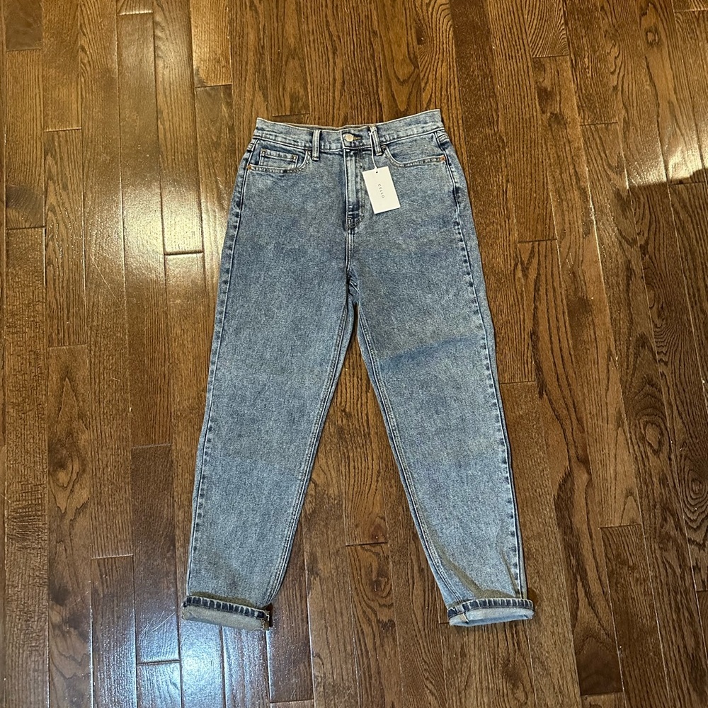 NWT!!! Cello, high rise mom jeans